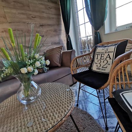 Apartament Kolobrzeg Starowka Welcome Home Bagian luar foto